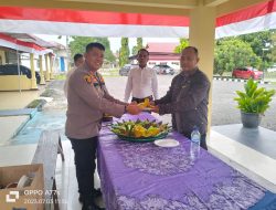 Dalam Rangka HUT Bhayangkara ke 77,Kapolsek Siak Hulu Berikan Nasi Tumpeng Kepada Pimpinan Media Online Opsinews.com