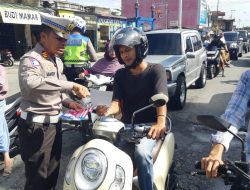 Tim OPLK2023 Polres Rohul Penyuluhan Dan Sosialisasi Di Traffic Light Taman Kota Pasir Pangaraian