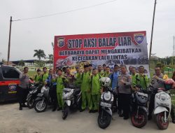 Sat Binmas Polres Kampar Laksanakan Pemasangan Baliho Himbauan Bahaya Balap Liar