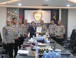 As SDM Irjen Dedi Prasetyo Terima Presisi Award Berkat Keterbukaan Rekrutmen Polri 