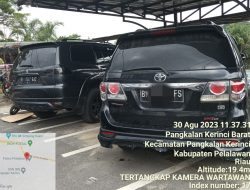 AKP Amru Abdulah Bersama Tim Sat Reskrim Polres Pelalawan Amankan Dua Unit Mobil Mitsubishi Pajero Sport Dan Toyota Fortuner Yang Diduga Bawa Solar Ilegal
