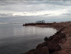 Pesona Sunset Pantai Koneng Menjadi Destinasi Wisata Buatan Terbaik Bagi Masyarakat