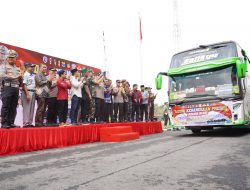 Kapolda Riau Lepas Rombongan Mudik Kebangsaan Presisi 2024