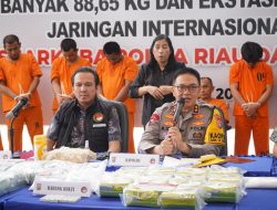 Barang Bukti Narkoba Jaringan Internasional Dimusnahkan, Kapolda Riau : Sikat Habis Kampung Narkoba